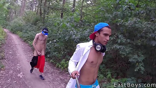 Sun-Kissed Fun: Hot Twink Action Under the Summer Sun – AdorableTwinks 18+