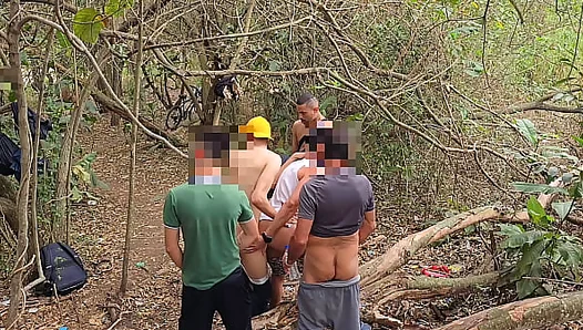 Sun-Drenched Park Fling: From Secret Meet-Up to Full-On Naked Orgy – BareBack Fun 18+