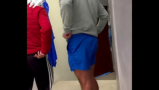 Pro Blowjob Skills from a Hot Chickenseller — Addicted to Cock – GayXXX 18+