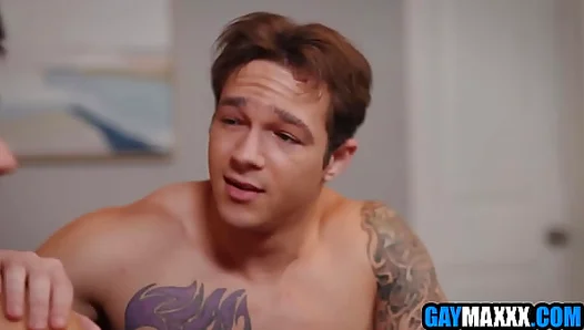 Massive Rods Clash: Wild Bareback Ride Fuels Their Lust – HotNakedGuys 18+