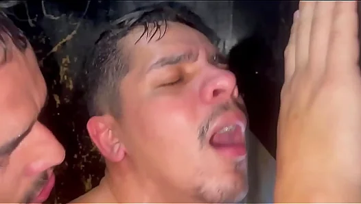 White Stud Discovers Hung Black Twinks at Glory Hole – Raw Fuck Fest – RedHotOnly