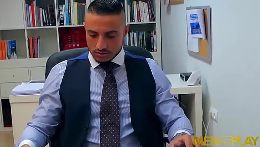 Klein Kerr Gets Dominated by Suit-Wearing Boss James Castle – Men At Play