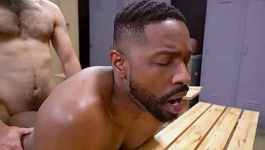Deep Backdoor Glory: Hot Jock Fucked Hard in Lockers – SteamyGayScenes 18+