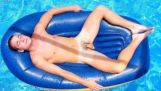 Jacking Off Outdoors: Drews Massive Hard-on Draws Attention – Hot Gay Action 18+