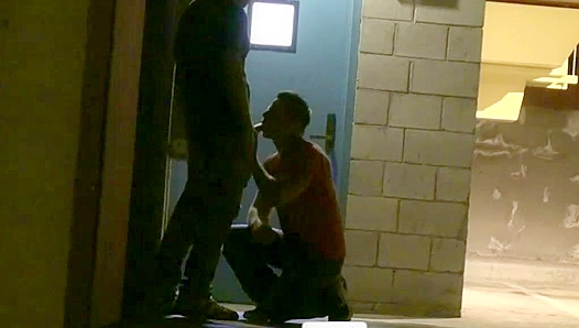 Sloppy Blowjob in Secret: Caught Giving Head in Public – GayRoom 18+