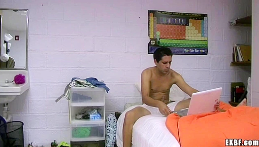 Ex-Boyfriends Fiery Solo Session Ends in Explosive Release – GayXXXTube 18+