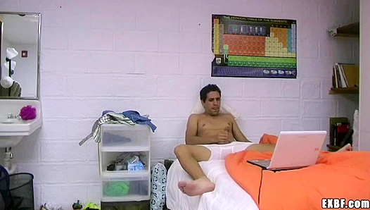 Ex-Boyfriends Fiery Solo Session Ends in Explosive Release – GayXXXTube 18+