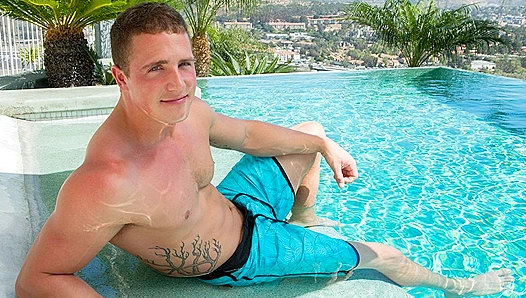 Tattooed Hunk Abraham Cums Hard on the Couch – SeanCodyX