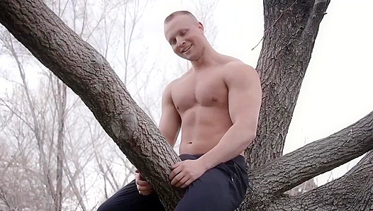 Juggling His Thick Hard-on: Muscle Studs Horny Solo Session – CorbinFisher 18+