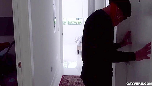 Caught Sneaking In? Now Hes Getting Silent Spank While She – 18+