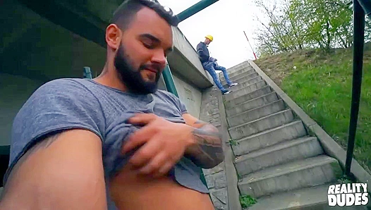 Jerome Marty Goes Wild: Hot Outdoor Fuck by the Highway – GayEuroHunks 18+