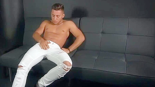 Felix Cedillo Strips Down in Steamy Solo Shower Scene – NaughtyUpSkirt 18+