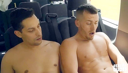 Jalif Takes Control: Steamy Interracial Encounter with Chaseable Hunk Shawn – Hot Gay