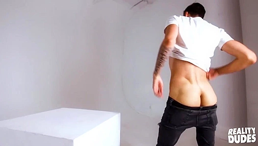 Lucas James Strips Down: Tight Ass On Showcase – RealityDudes 18+
