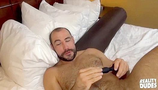 Hairy Daddy Ashland Gets Pounded by Big-Cocked Paul Wagner – GayPornX 18+