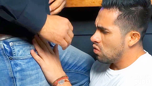 Darcy Oak Derek Allan Heat Up the Bar With Steamy Gay Sex – BarBangers