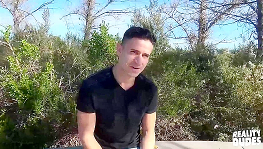Paul Wagner Seduces Vinny Blackwood—Steamy First-Time Gay Tryst – Str8Chaser