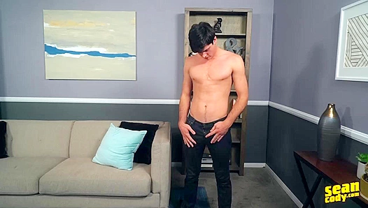 Georgies Solo Session Blows Up With Massive Cum Load – SeanCody