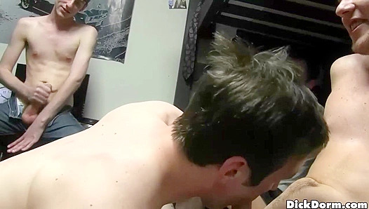 College Heat: Andrew Scotty Goes Wild in Steamy Three-Way – RealityDudes 18+