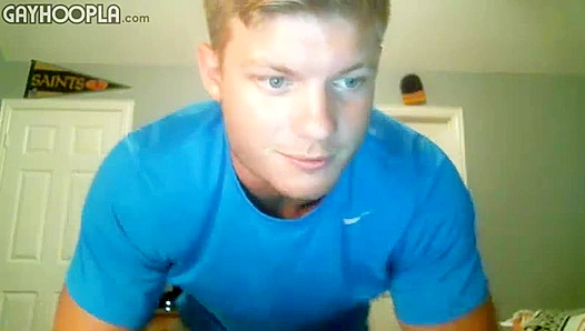 Blonde stud jerking off hard with wild moans – GayHoopla 18+