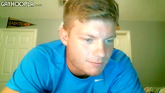 Blonde stud jerking off hard with wild moans – GayHoopla 18+