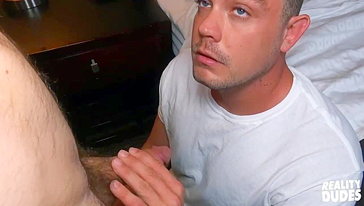 First Timers Love Hard Anal — This Guy Begs For More With Each Deep Thrust – Str8Chaser