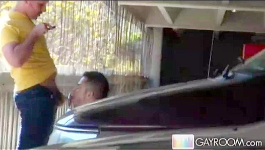 Starving for Dick: Hungry Twink Feasts on Meat in Shadowy Alley – GayXXX