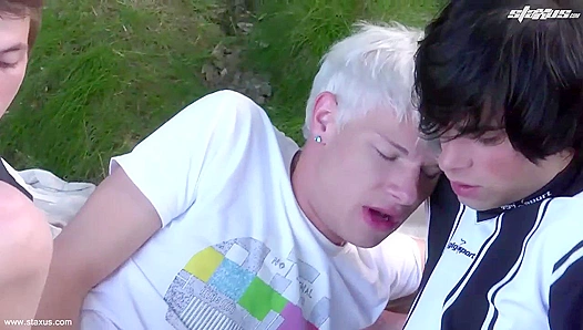 Blond Twink Gets Pounded by Hung Amateur Jocks – Wild Group Ride – Staxus