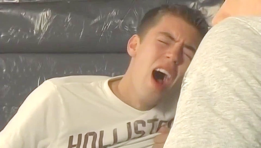Nevins Nonstop Blowbang: Sucking Cock After Cock at the Glory Hole – TeachTwinks 18+